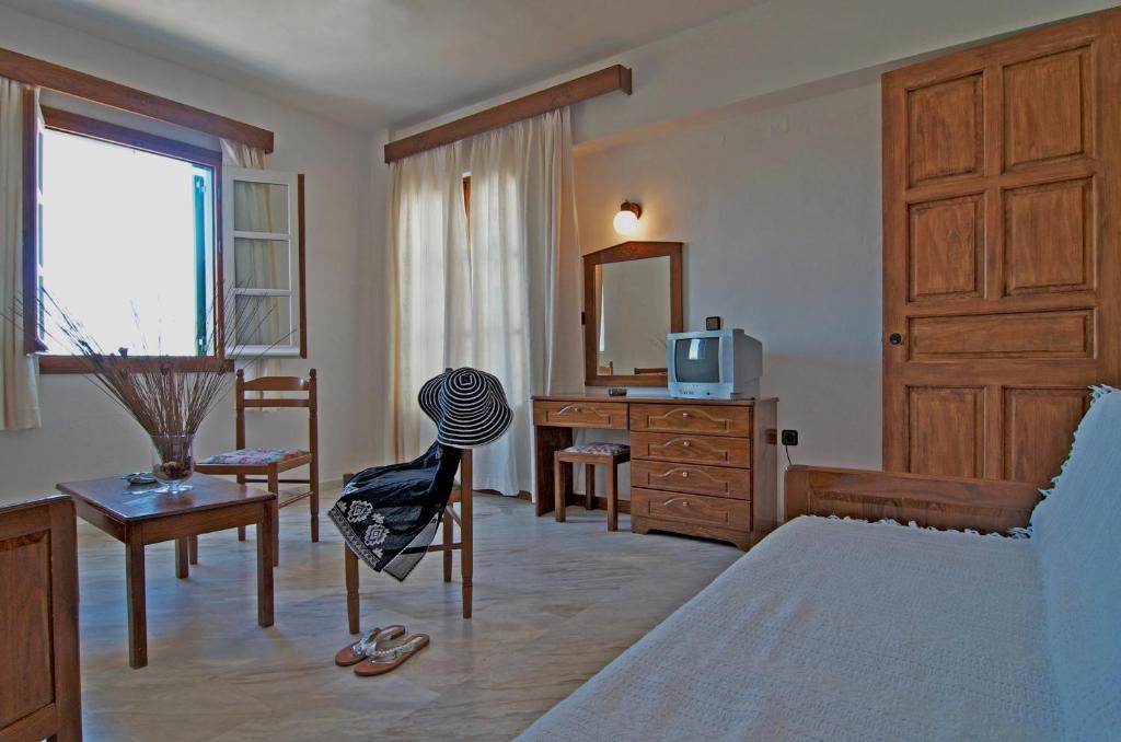 Alex Hotel Tourlos Exterior photo